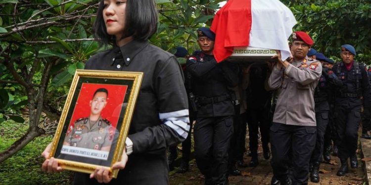 Pengertian anumerta sebagai penghargaan untuk PNS dan TNI yang gugur saat bertugas