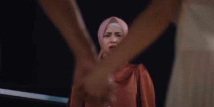 Sinopsis film La Tahzan: Cerita perselingkuhan antara majikan dan pengasuh