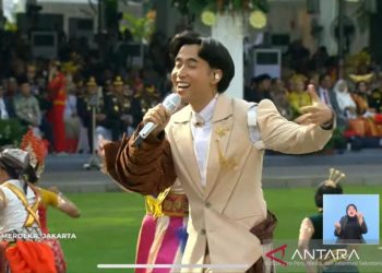 Lagu Nuansa Bening karya Keenan Nasution dinyanyikan oleh Vidi Aldiano
