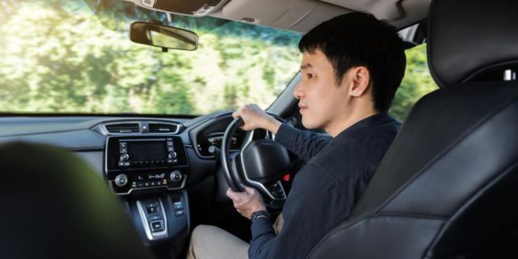 8 teknik berkendara eco driving untuk menghemat bahan bakar