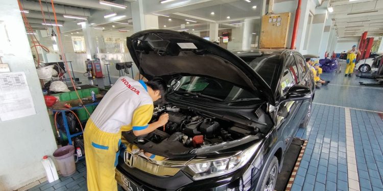8 tanda mobil perlu segera diservis untuk mencegah kerusakan parah