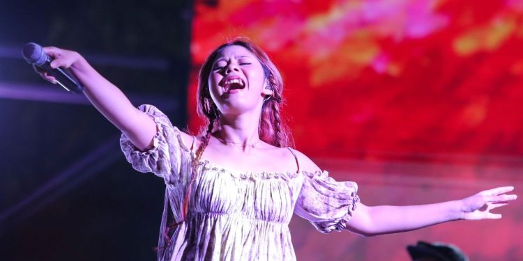Profil penyanyi Nadin Amizah, perjalanan karir dan lagu-lagunya yang populer