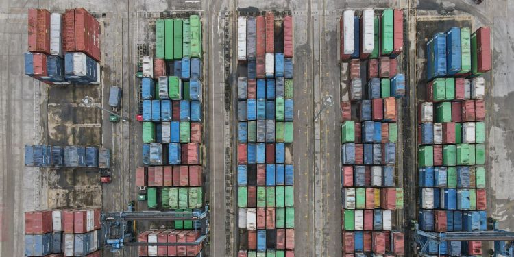 Aturan baru soal barang pindahan dari dan ke luar negeri PMK 25 tahun 2025
