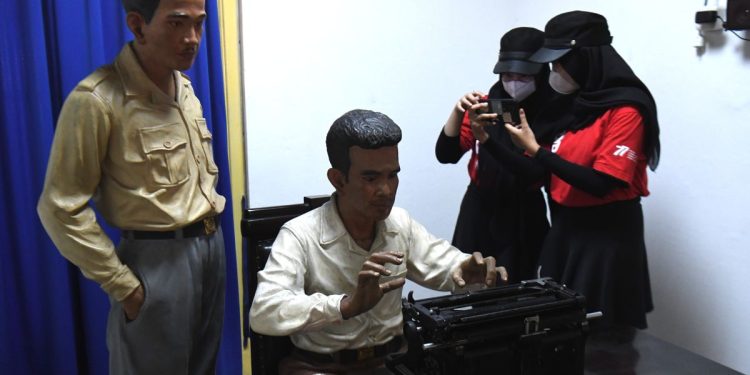 Tokoh-tokoh kunci dalam proklamasi kemerdekaan Indonesia