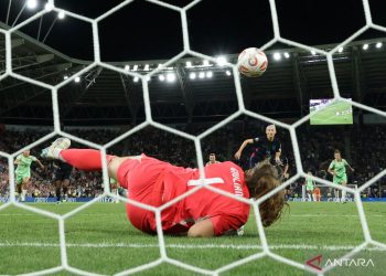 Mengapa kiper selalu memakai nomor punggung satu?