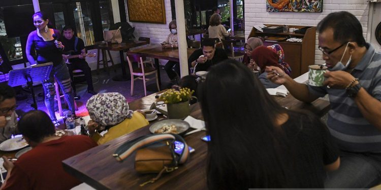 Siapa yang wajib membayar royalti musik?