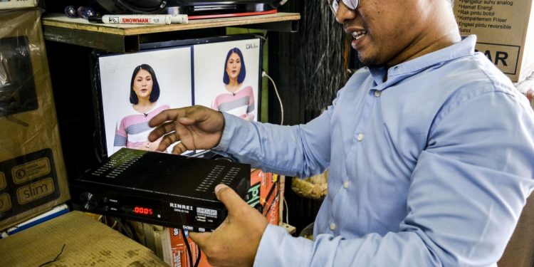 Kelebihan dan kekurangan siaran digital di Indonesia
