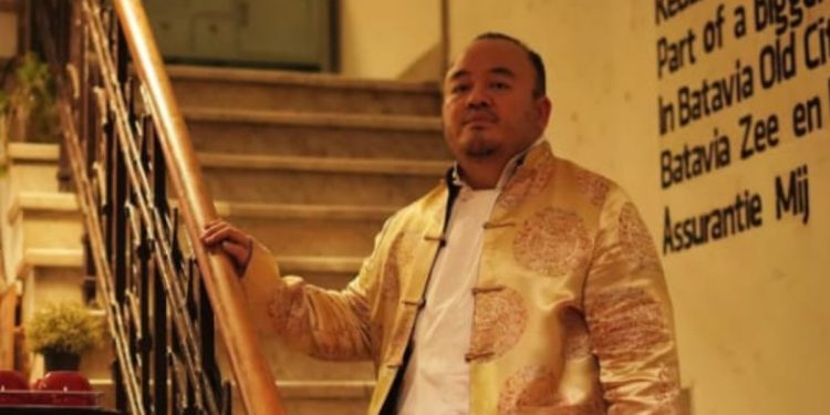 Aktor dan desainer Opi Bachtiar meninggal dunia pada usia 43 tahun