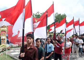 Ketentuan dan Etika Pengibaran Bendera Merah Putih Jangan Kibarkan One Peace