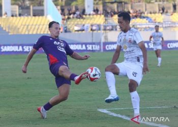 Mengapa banyak klub sepak bola Indonesia yang diawali dengan “Per” dan “PS”?
