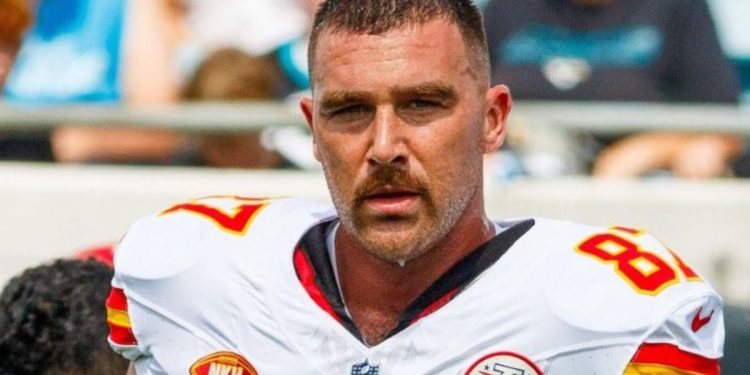 Travis Kelce bintang NFL tunangan Taylor Swift