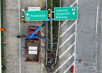 Warna plang biru dan hijau di jalan tol memiliki arti yang berbeda, pahami perbedaannya!