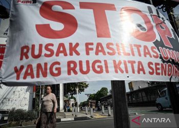 Patuhi aturan UU No 9 tahun 1998 dalam menyampaikan aspirasi masyarakat