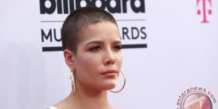Kondisi kesehatan Halsey usai menjalani kemoterapi terbaru