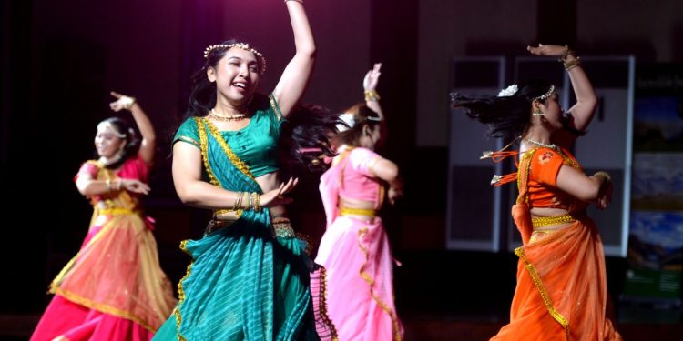 Pengertian perayaan Diwali yang dikenal sebagai Festival Cahaya