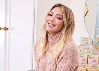 Hilary Duff kembali ke dunia musik setelah satu dekade lewat lagu Mature