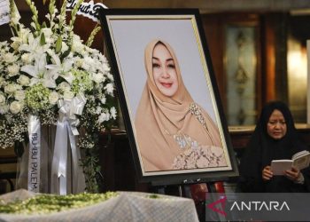 Istri Wiranto Rugaiya Usman: Profil dan Kehidupan Pribadinya